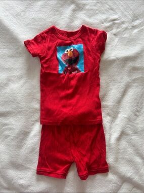 excellent condition Sesame Street Red Elmo Short Sleeve Pajama Set